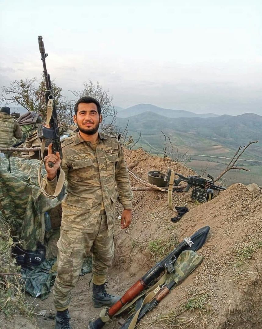 Пел на самых высоких нотах, чтобы эхо моего голоса донеслось до города Шуша - солдат, исполнивший "Джан Карабах!" на операционном столе (ФОТО/ВИДЕО)