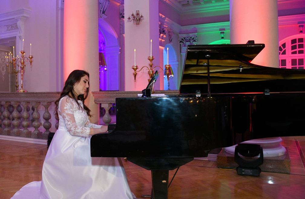 Кому не страшны никакие жизненные экзамены – интервью с заслуженной артисткой Азербайджана Наргиз Алиевой (ВИДЕО/ФОТО)