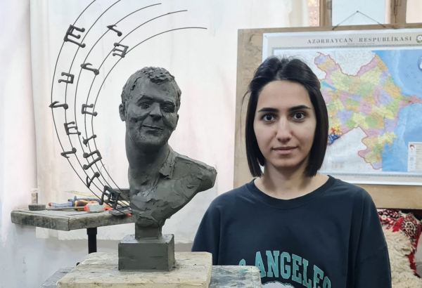 Бюст шехида Худаяра Юсифзаде передан в Национальный музей истории Азербайджана (ФОТО)