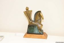 Дух аристократии в Баку! Путешествие в удивительный мир Максуда Ибрагимбекова – книги, коллекция оружия и картин…(ФОТО)