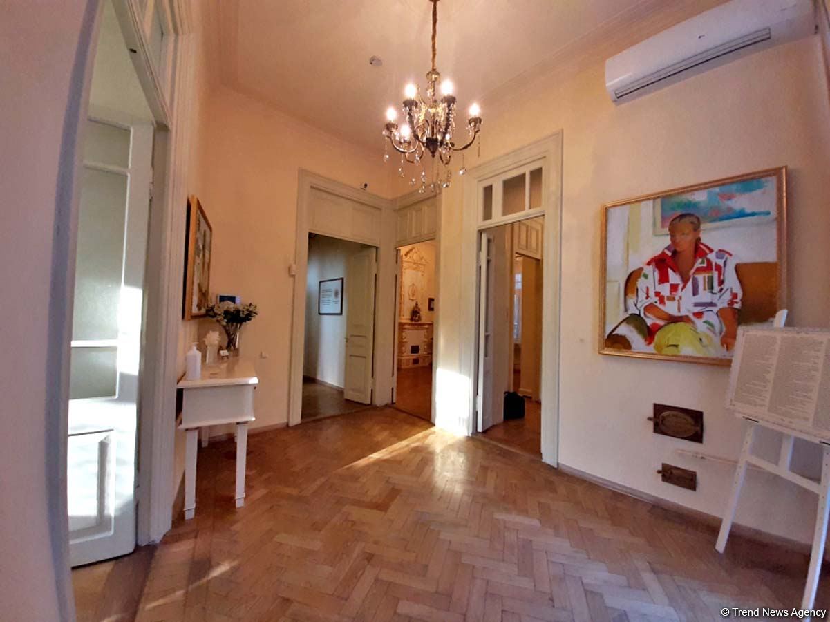 Дух аристократии в Баку! Путешествие в удивительный мир Максуда Ибрагимбекова – книги, коллекция оружия и картин…(ФОТО)