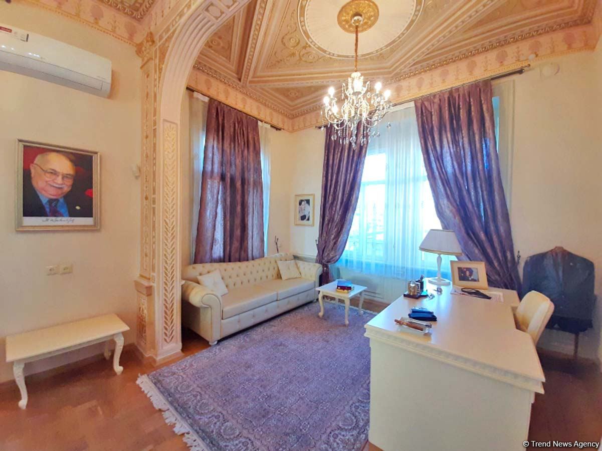 Дух аристократии в Баку! Путешествие в удивительный мир Максуда Ибрагимбекова – книги, коллекция оружия и картин…(ФОТО)