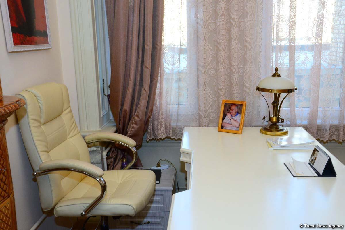 Дух аристократии в Баку! Путешествие в удивительный мир Максуда Ибрагимбекова – книги, коллекция оружия и картин…(ФОТО)