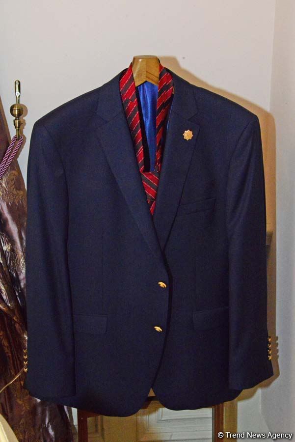 Дух аристократии в Баку! Путешествие в удивительный мир Максуда Ибрагимбекова – книги, коллекция оружия и картин…(ФОТО)