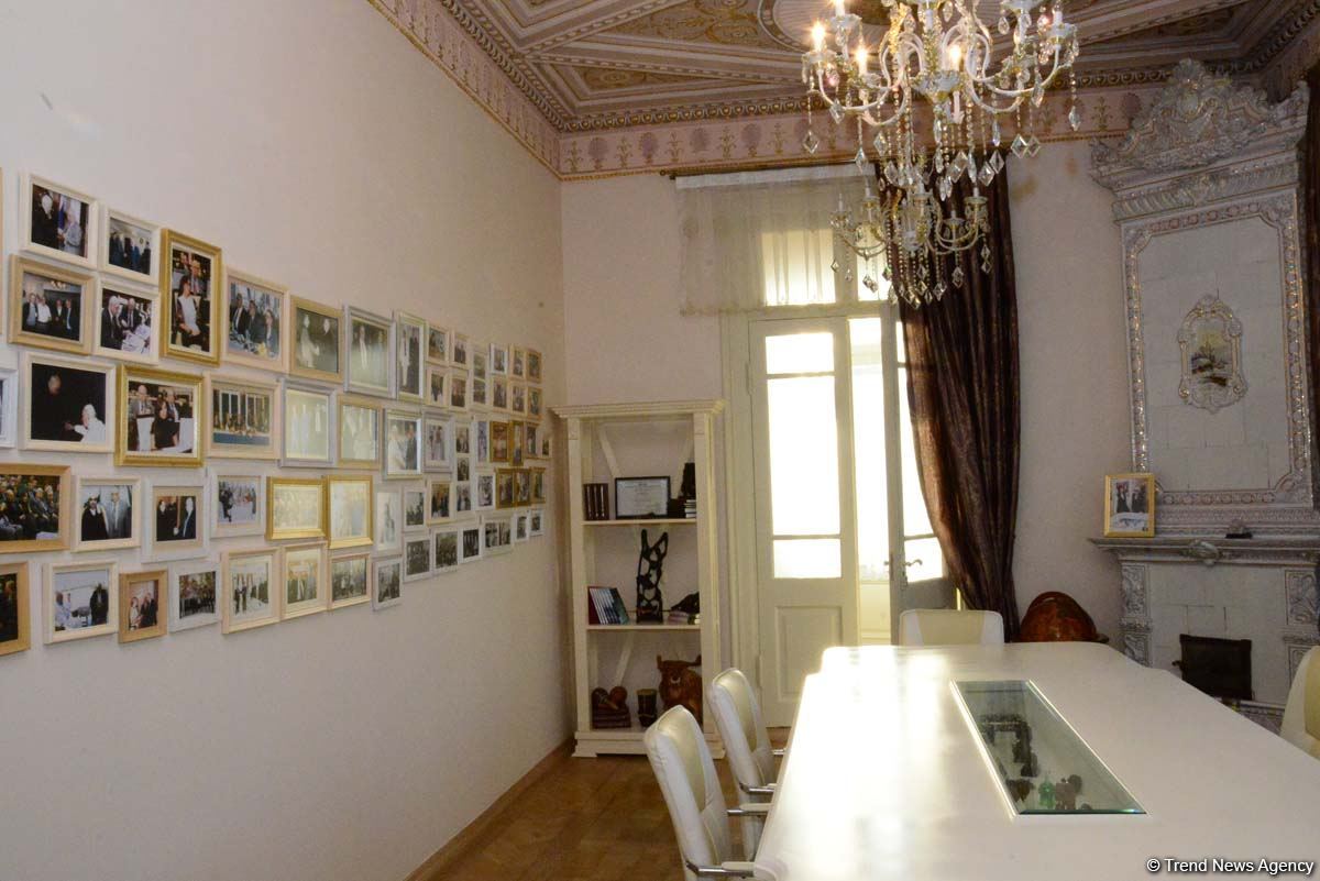 Дух аристократии в Баку! Путешествие в удивительный мир Максуда Ибрагимбекова – книги, коллекция оружия и картин…(ФОТО)