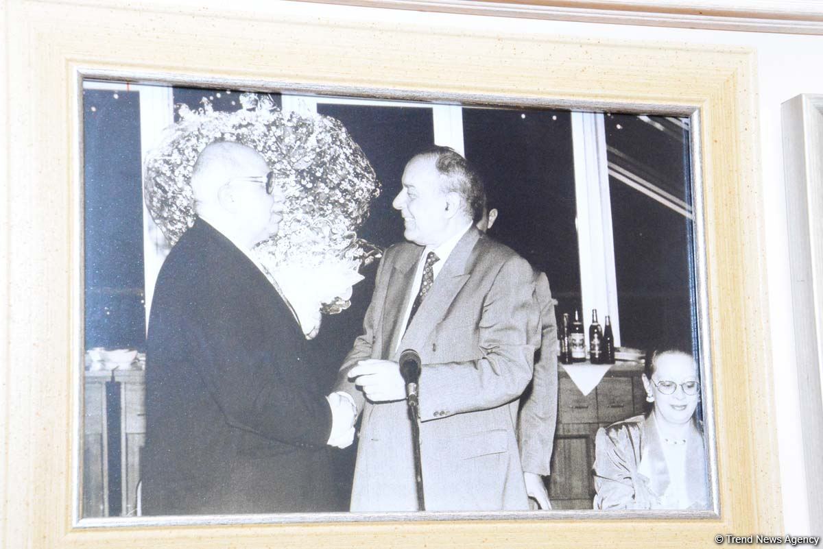 Дух аристократии в Баку! Путешествие в удивительный мир Максуда Ибрагимбекова – книги, коллекция оружия и картин…(ФОТО)