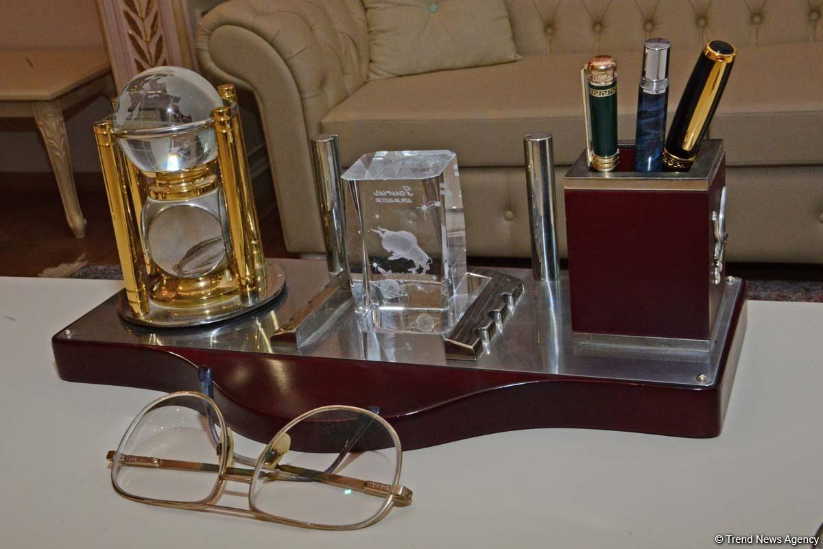 Дух аристократии в Баку! Путешествие в удивительный мир Максуда Ибрагимбекова – книги, коллекция оружия и картин…(ФОТО)