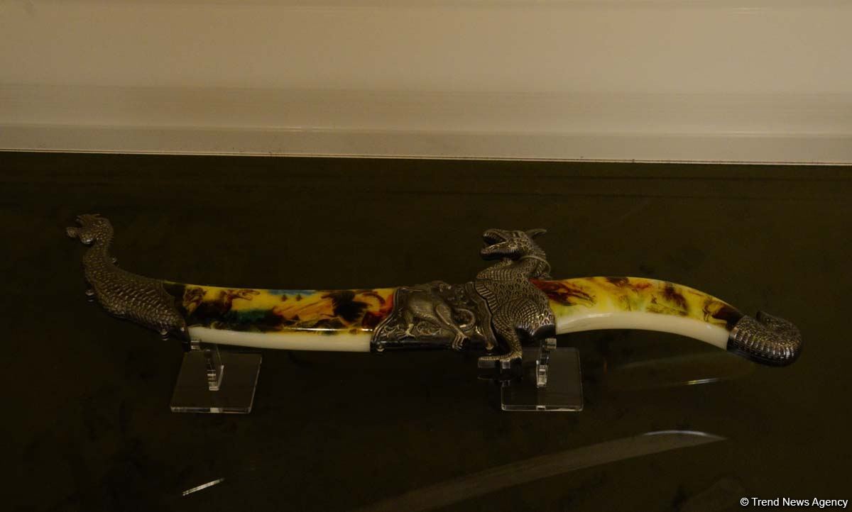 Дух аристократии в Баку! Путешествие в удивительный мир Максуда Ибрагимбекова – книги, коллекция оружия и картин…(ФОТО)