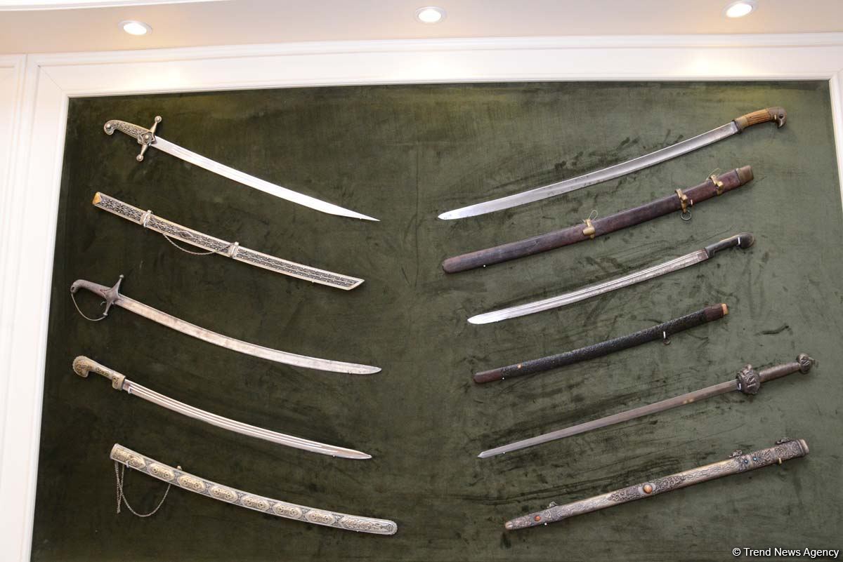 Дух аристократии в Баку! Путешествие в удивительный мир Максуда Ибрагимбекова – книги, коллекция оружия и картин…(ФОТО)