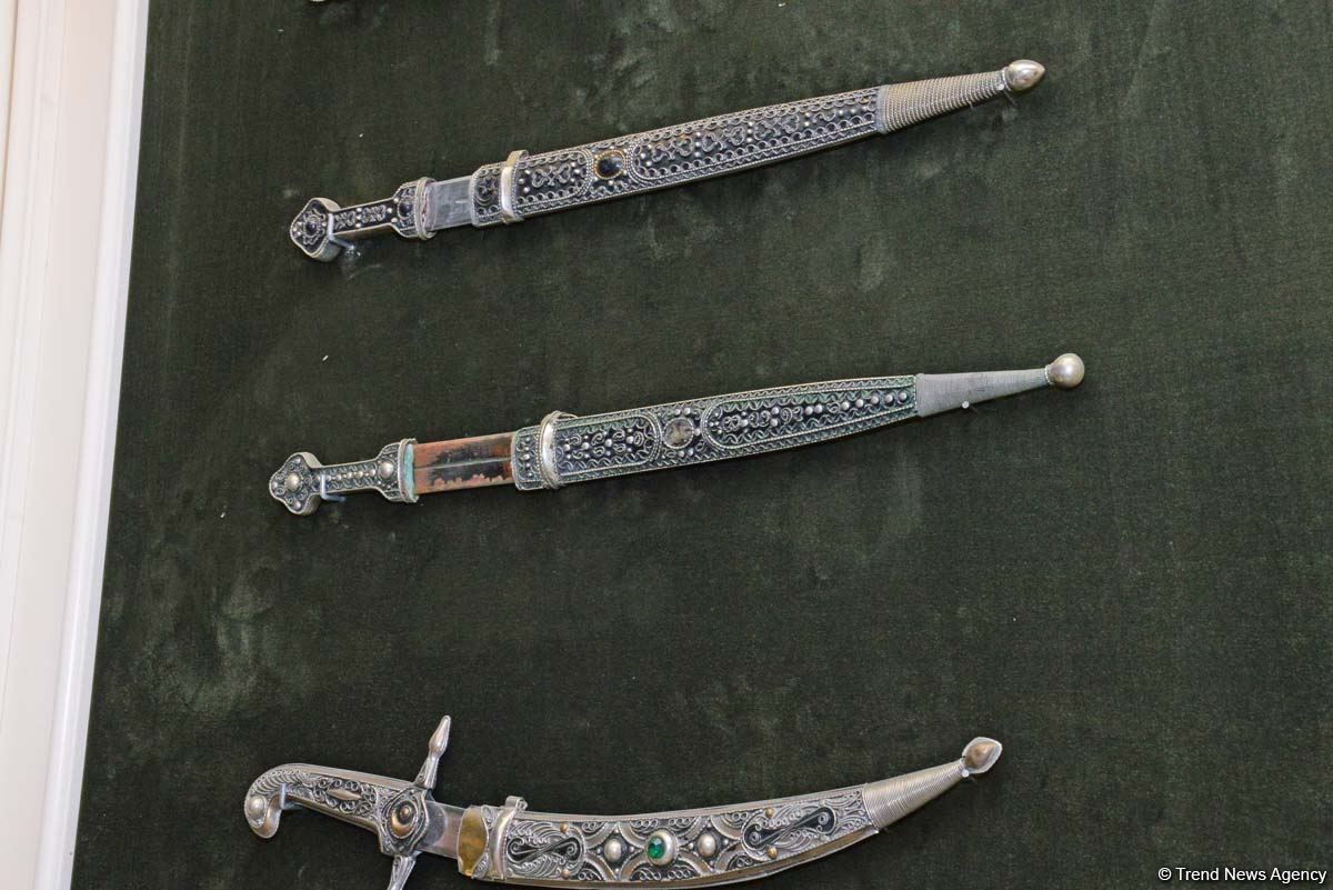 Дух аристократии в Баку! Путешествие в удивительный мир Максуда Ибрагимбекова – книги, коллекция оружия и картин…(ФОТО)