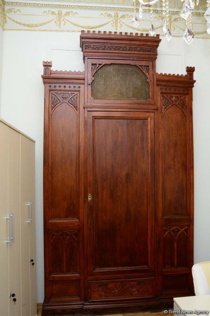 Дух аристократии в Баку! Путешествие в удивительный мир Максуда Ибрагимбекова – книги, коллекция оружия и картин…(ФОТО)