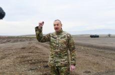 Президент Ильхам Алиев заложил фундамент дороги Физули-Шуша и аэропорта в Физулинском районе, совершил поездку в город Шуша (ФОТО/ВИДЕО)