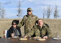 Президент Ильхам Алиев заложил фундамент дороги Физули-Шуша и аэропорта в Физулинском районе, совершил поездку в город Шуша (ФОТО/ВИДЕО)