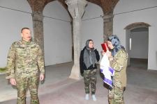 Президент Азербайджана Ильхам Алиев и Первая леди Мехрибан Алиева посетили мечеть в Шуше (ФОТО)