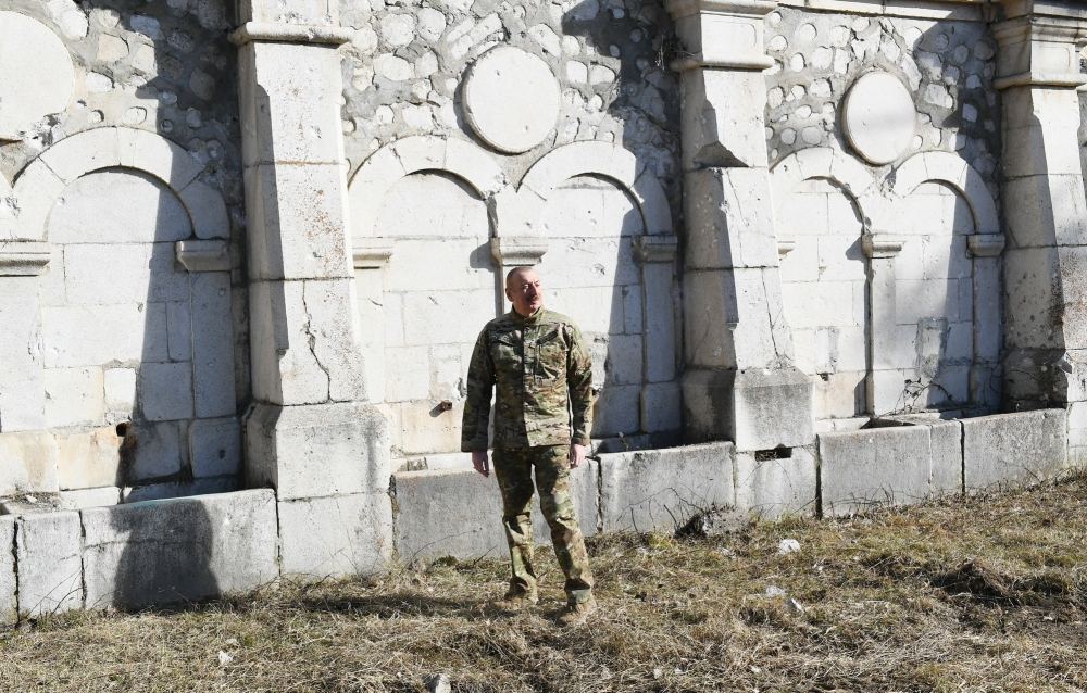 Президент Ильхам Алиев заложил фундамент дороги Физули-Шуша и аэропорта в Физулинском районе, совершил поездку в город Шуша (ФОТО/ВИДЕО)