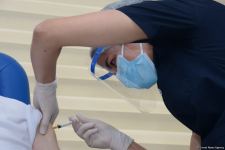 Министр здравоохранения Огтай Ширалиев и глава TƏBİB Рамин Байрамлы прошли вакцинацию  от COVID-19 (ФОТО)