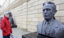 Ханлар Ахмедов и Намиг Дадашов рассказали о создании бюстов, возвращенных в Шушу: Перед домом Бюльбюля был еще памятник юному вокалисту (ФОТО)