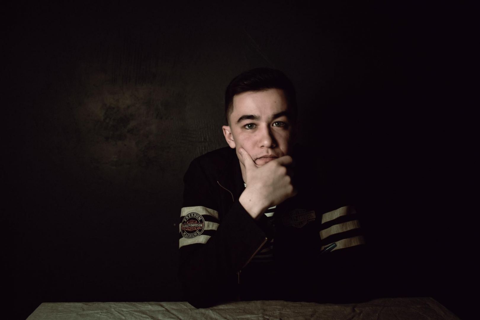 Фантастический роман азербайджанца в России: Пишешь про отравление – отравляешься, пишешь про безумие – сходишь с ума (ФОТО)