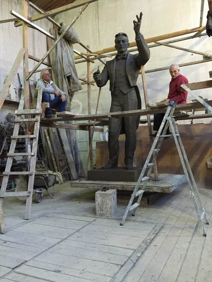 Ханлар Ахмедов и Намиг Дадашов рассказали о создании бюстов, возвращенных в Шушу: Перед домом Бюльбюля был еще памятник юному вокалисту (ФОТО)