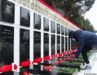 Азербайджанский народ чтит светлую память жертв трагедии 20 Января (ФОТО)