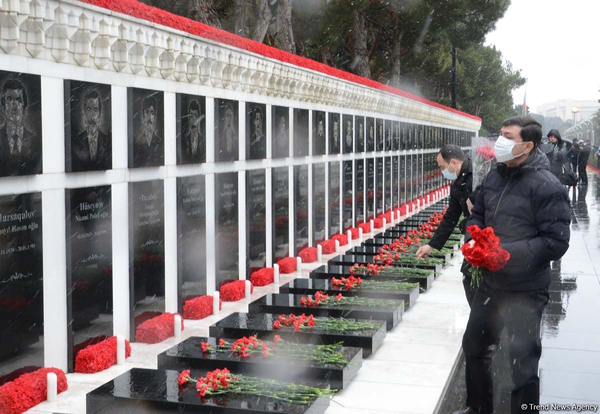 Азербайджанский народ чтит светлую память жертв трагедии 20 Января (ФОТО)