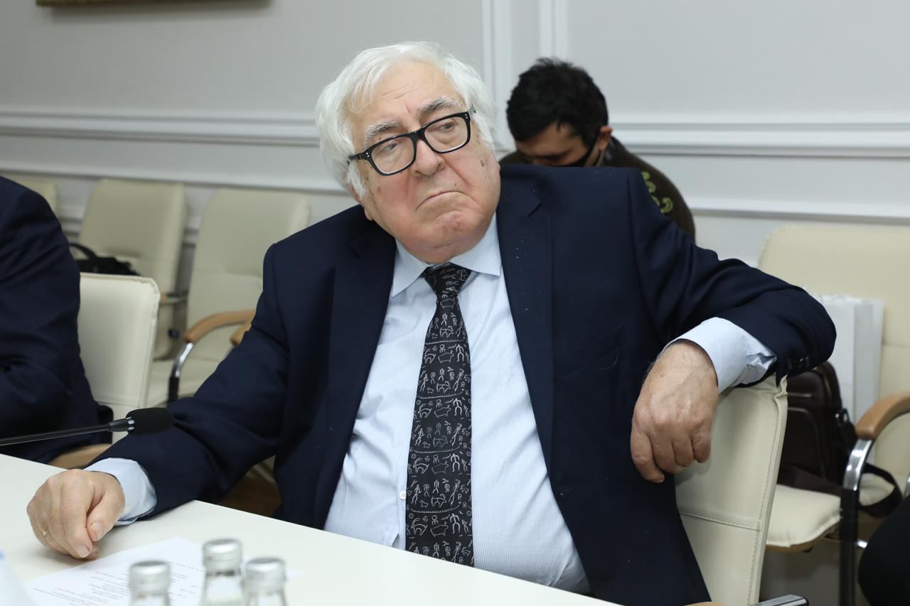 "Горгуднаме" известного турецкого поэта презентована в Баку (ФОТО)