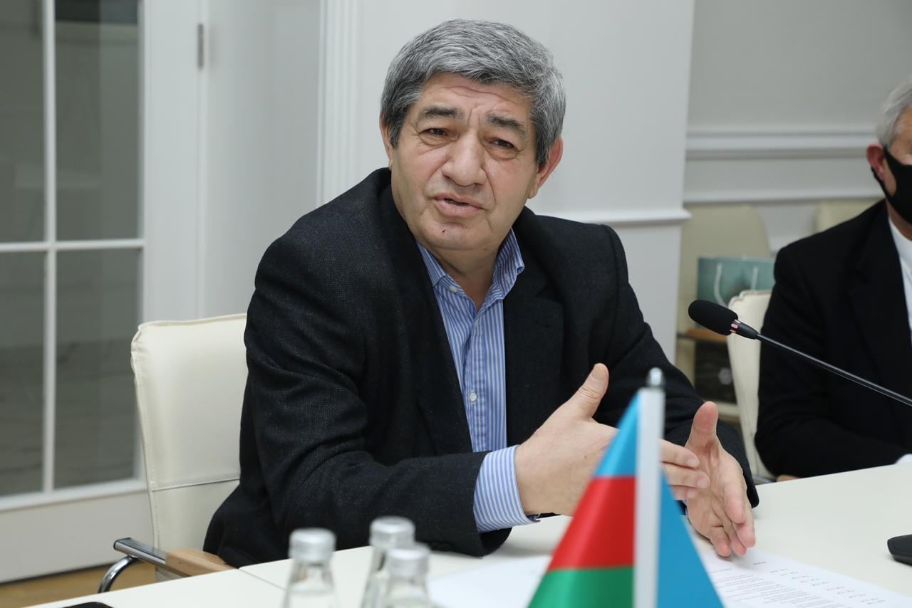 "Горгуднаме" известного турецкого поэта презентована в Баку (ФОТО)