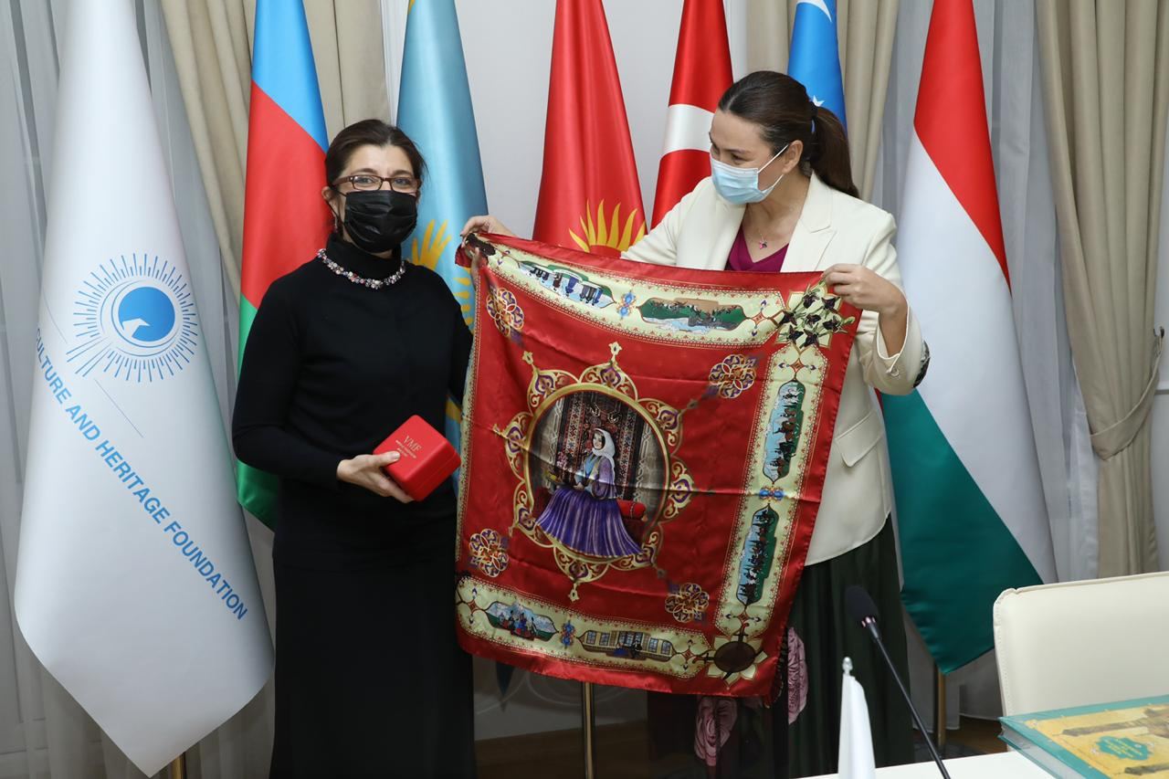 "Горгуднаме" известного турецкого поэта презентована в Баку (ФОТО)