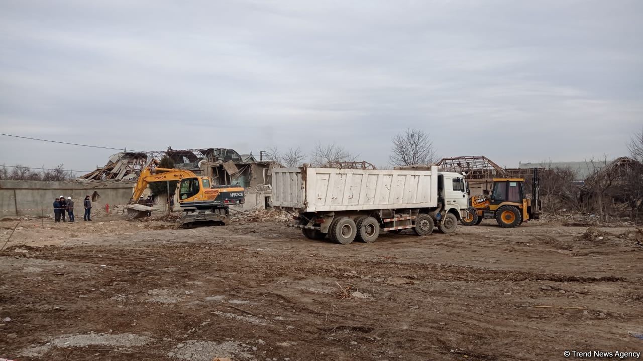 В Гяндже восстанавливаются разрушенные в результате армянской агрессии дома (ФОТО)