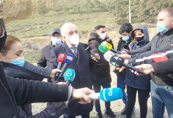 Замглавы Госагентства по контролю над безопасностью в строительстве МЧС находится в зоне оползня в Баку (ФОТО/ВИДЕО)