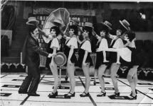 "Темпераментный азербайджанский весельчак" Хосров Абдуллаев: Звезда цирка, выступал с Карандашом и Кио, снимался в фильмах  (ВИДЕО, ФОТО)