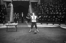 "Темпераментный азербайджанский весельчак" Хосров Абдуллаев: Звезда цирка, выступал с Карандашом и Кио, снимался в фильмах  (ВИДЕО, ФОТО)