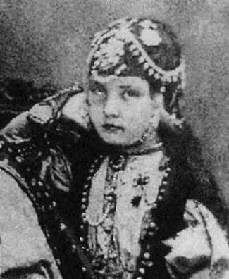 Модная старинная Шуша – особенности стиля женщин и одежды мужчин (ВИДЕО, ФОТО)