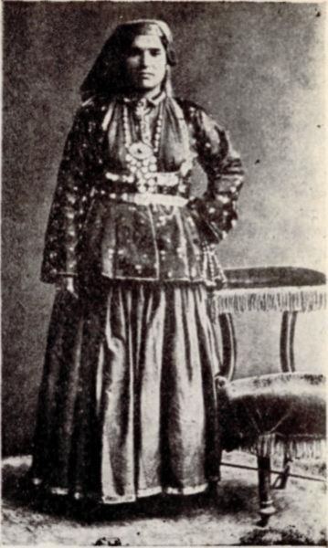 Модная старинная Шуша – особенности стиля женщин и одежды мужчин (ВИДЕО, ФОТО)