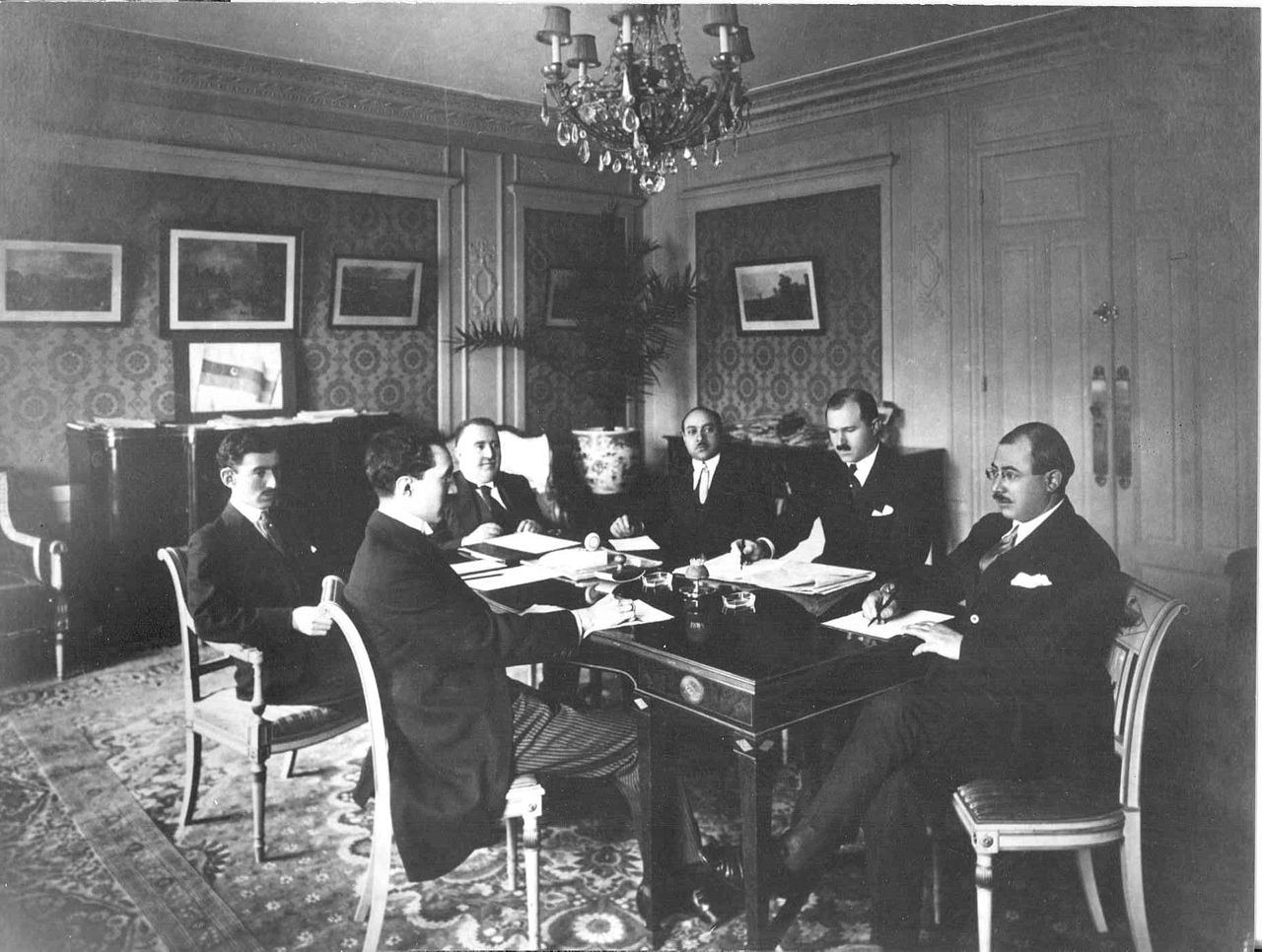 Джейхун Гаджибейли – родился в Шуше, скончался в эмиграции в Париже. Возвращение потомков в Азербайджан (ФОТО)