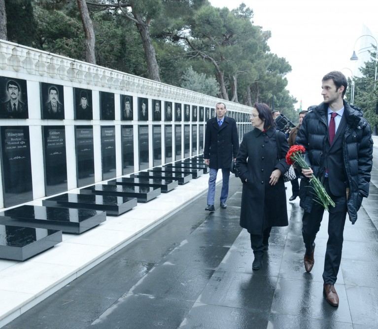 Джейхун Гаджибейли – родился в Шуше, скончался в эмиграции в Париже. Возвращение потомков в Азербайджан (ФОТО)