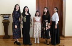 Музыкальный презент в Баку – виртуальные традиции (ВИДЕО/ФОТО)