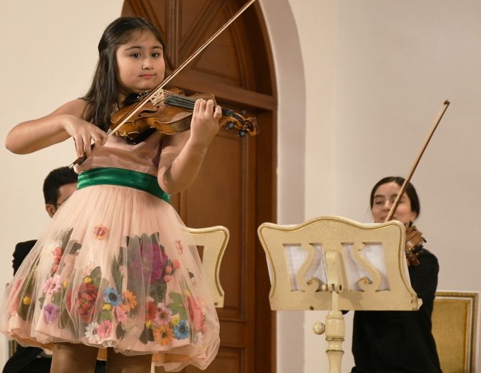 Музыкальный презент в Баку – виртуальные традиции (ВИДЕО/ФОТО)