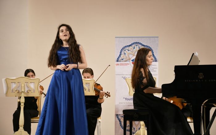 Музыкальный презент в Баку – виртуальные традиции (ВИДЕО/ФОТО)