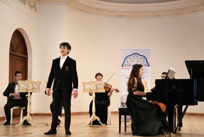 Музыкальный презент в Баку – виртуальные традиции (ВИДЕО/ФОТО)