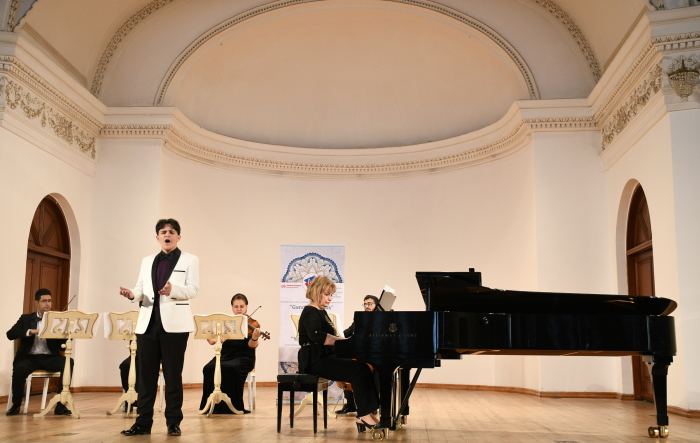 Музыкальный презент в Баку – виртуальные традиции (ВИДЕО/ФОТО)