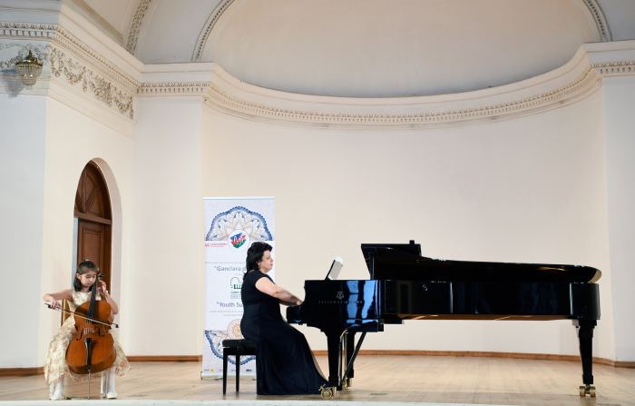 Музыкальный презент в Баку – виртуальные традиции (ВИДЕО/ФОТО)