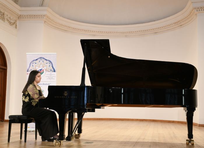 Музыкальный презент в Баку – виртуальные традиции (ВИДЕО/ФОТО)