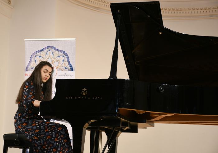 Музыкальный презент в Баку – виртуальные традиции (ВИДЕО/ФОТО)