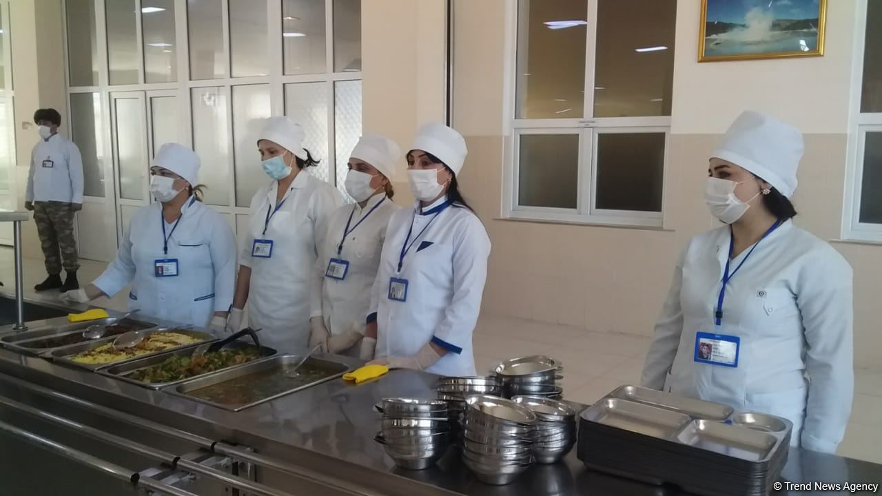 Представители СМИ пообедали с военнослужащими ракетно-артиллерийских войск ВС Азербайджана (ФОТО/ВИДЕО)