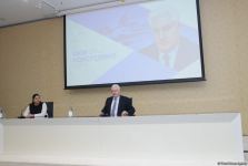 В Баку прошла встреча с российским военным экспертом Игорем Коротченко (ФОТО)