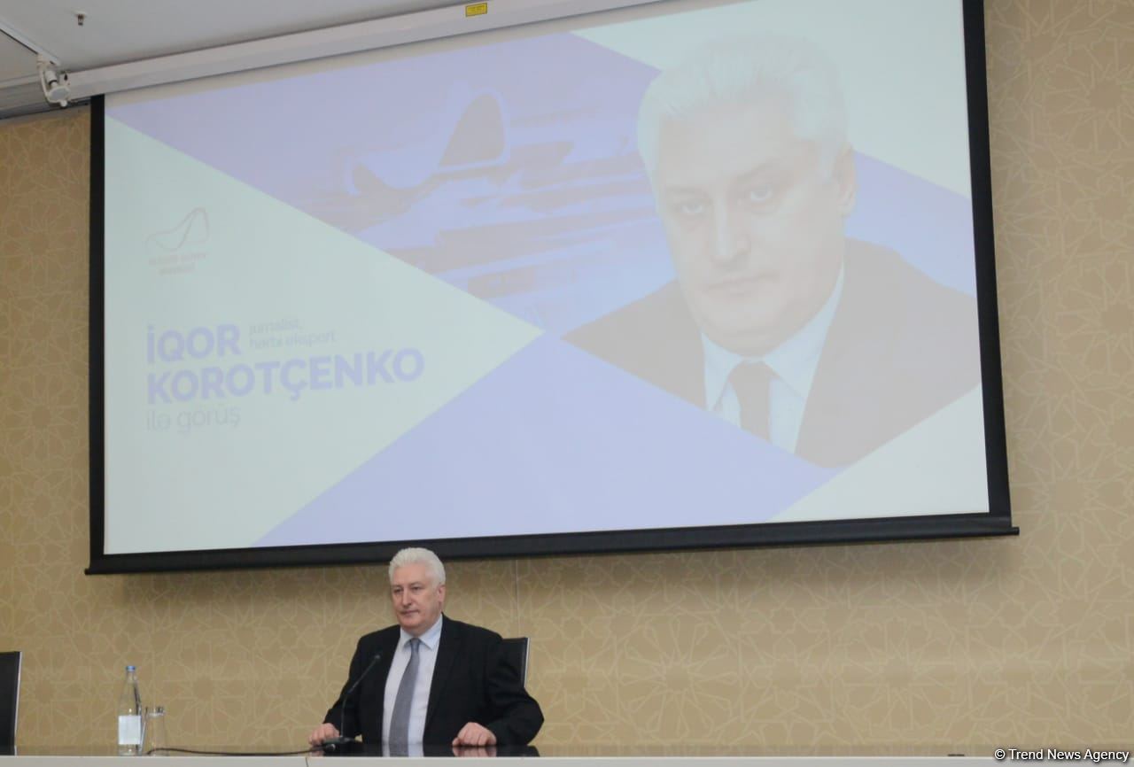 В Баку прошла встреча с российским военным экспертом Игорем Коротченко (ФОТО)