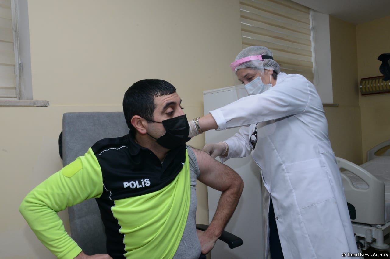 В Азербайджане началась вакцинация от COVİD-19 сотрудников полиции - репортаж Trend TV (ФОТО)