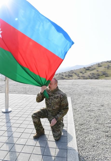 Президент Ильхам Алиев поднял флаг Азербайджана в Лачине (ФОТО/ВИДЕО)