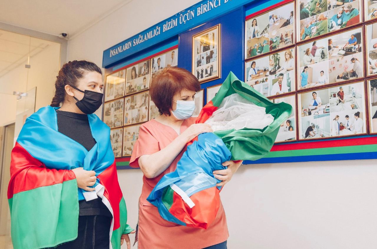 Фонд "YAŞAT" откроет счета в размере 5000 манатов на имена еще двух новорожденных детей шехидов (ФОТО)